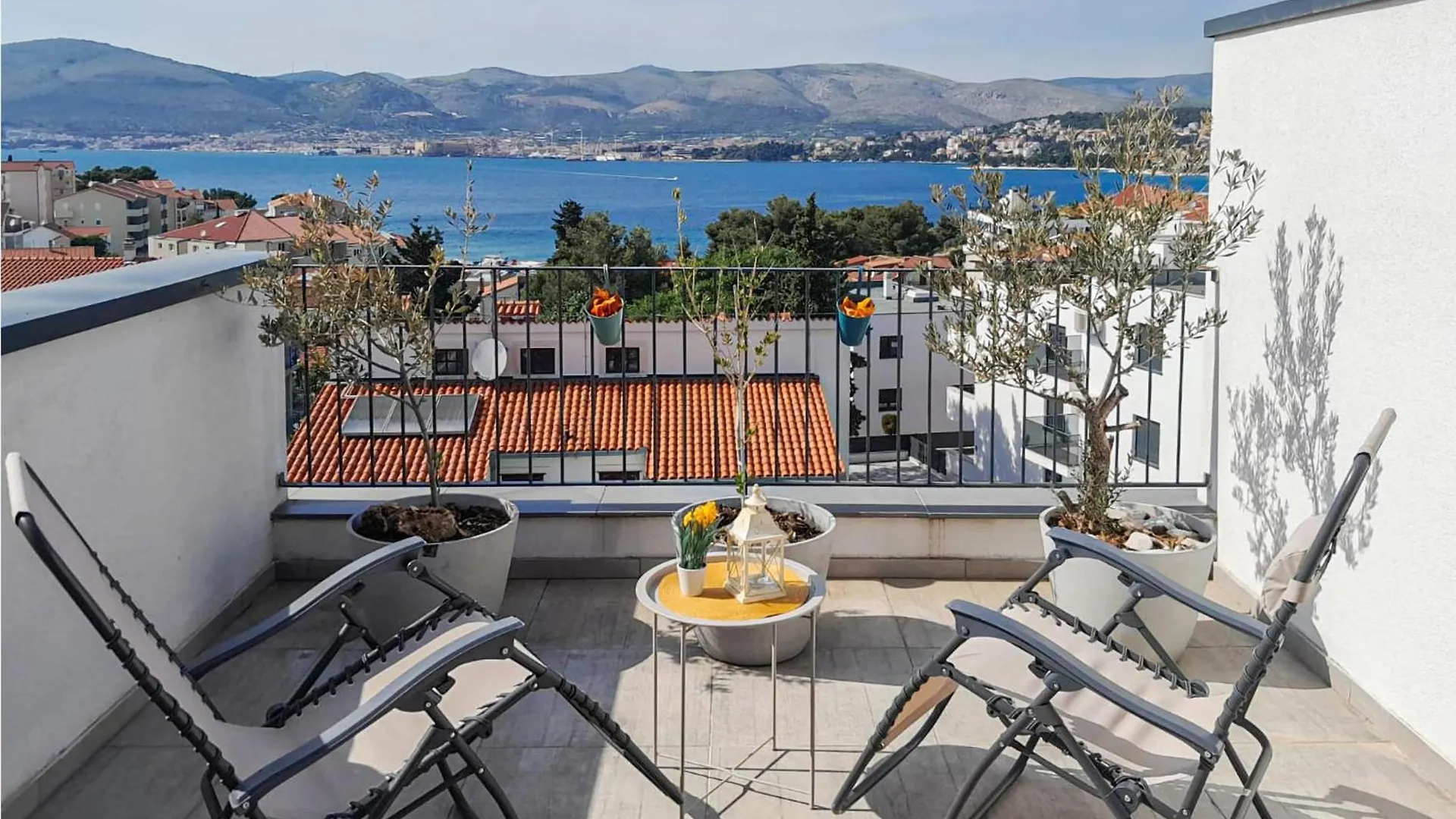 Beautiful Apartment In Okrug Gornji With Kitchen Trogir