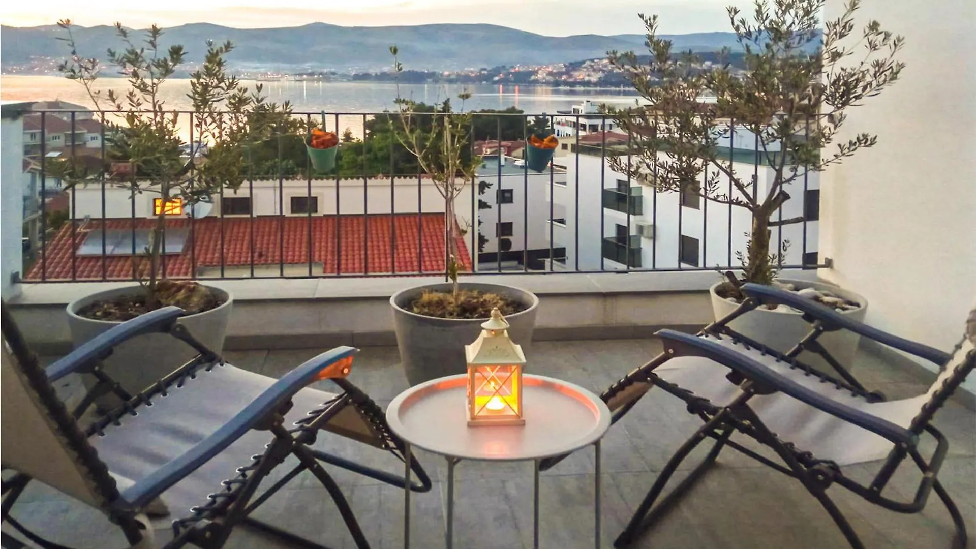 Beautiful Apartment In Okrug Gornji With Kitchen Trogir